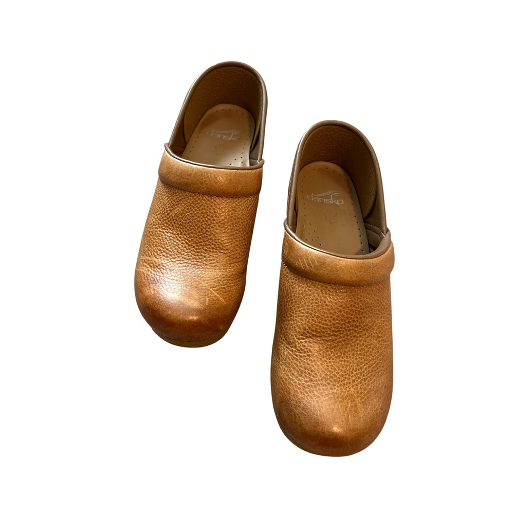 Dansko Professional Clogs Tan Pebbled Leather Slip On Shoes Womens 38